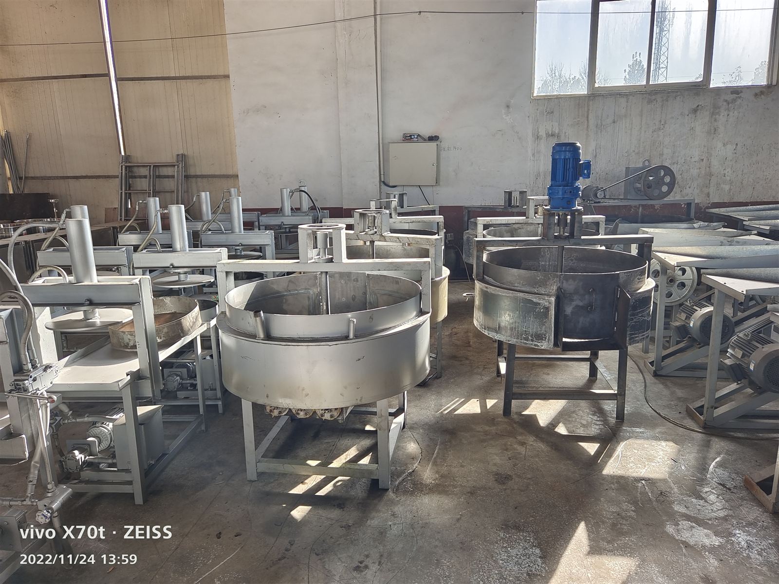 Stainless steel roasting woks for oilseed pre-treatment