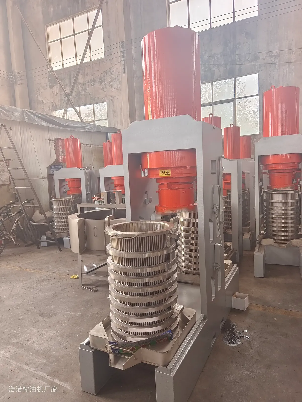 Row of HN500 ultra-high-pressure hydraulic oil presses ready for delivery