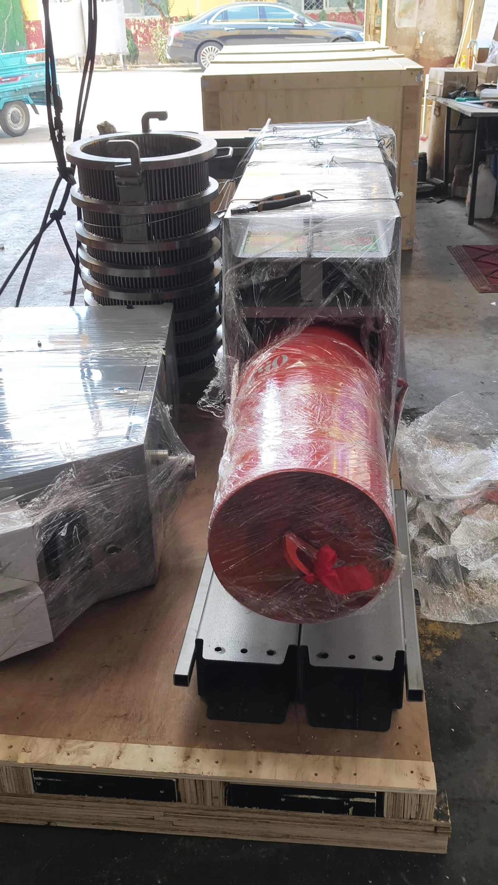 Malaysia Food Factory Presses Oil from KFC Noodle Residue — How a 325 Hydraulic Press Turns Batter Waste into Revenue