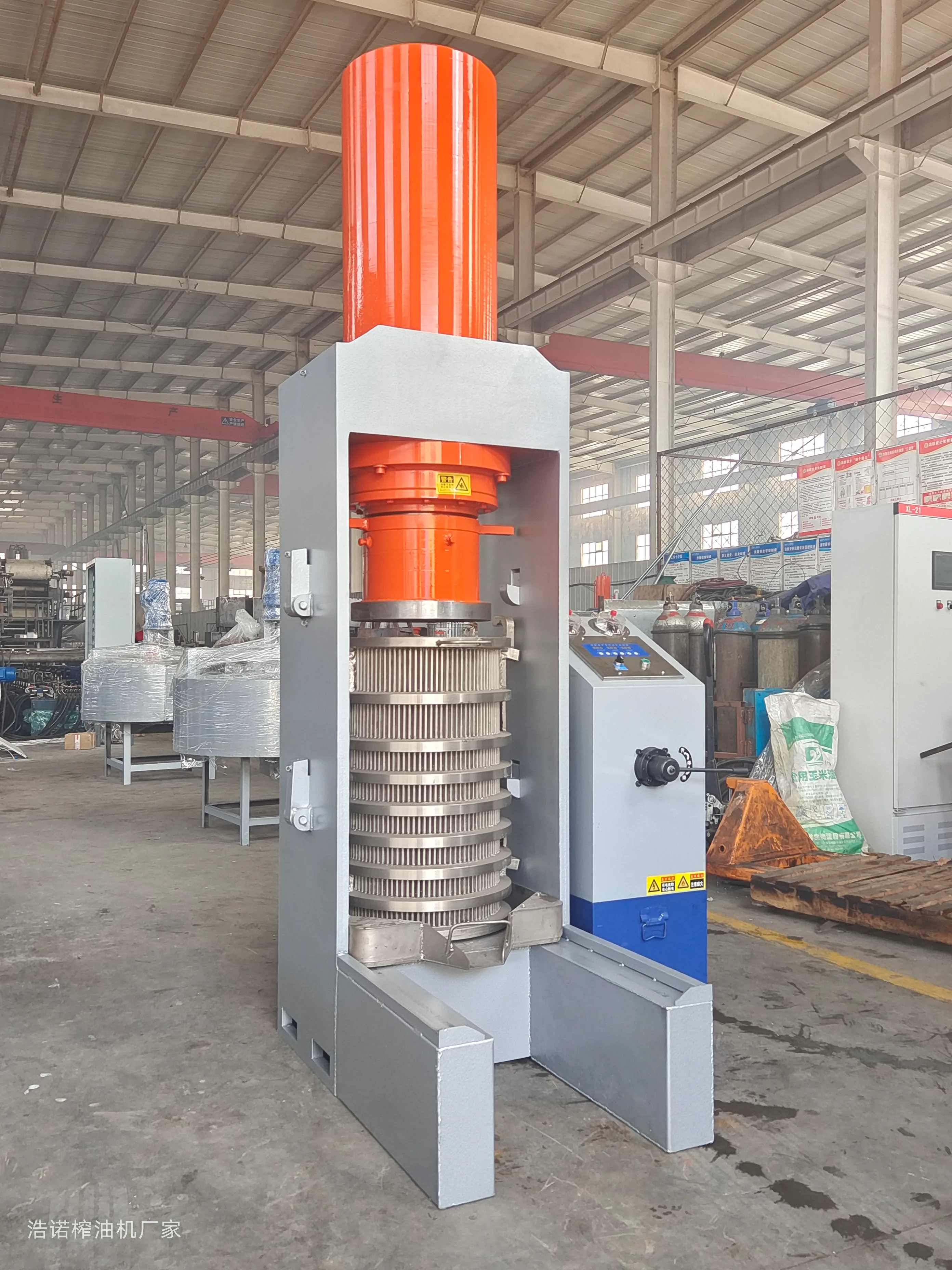 HN426 Ultra-High Pressure Hydraulic Oil Press - 500-ton ultra-high pressure, single or dual barrel
