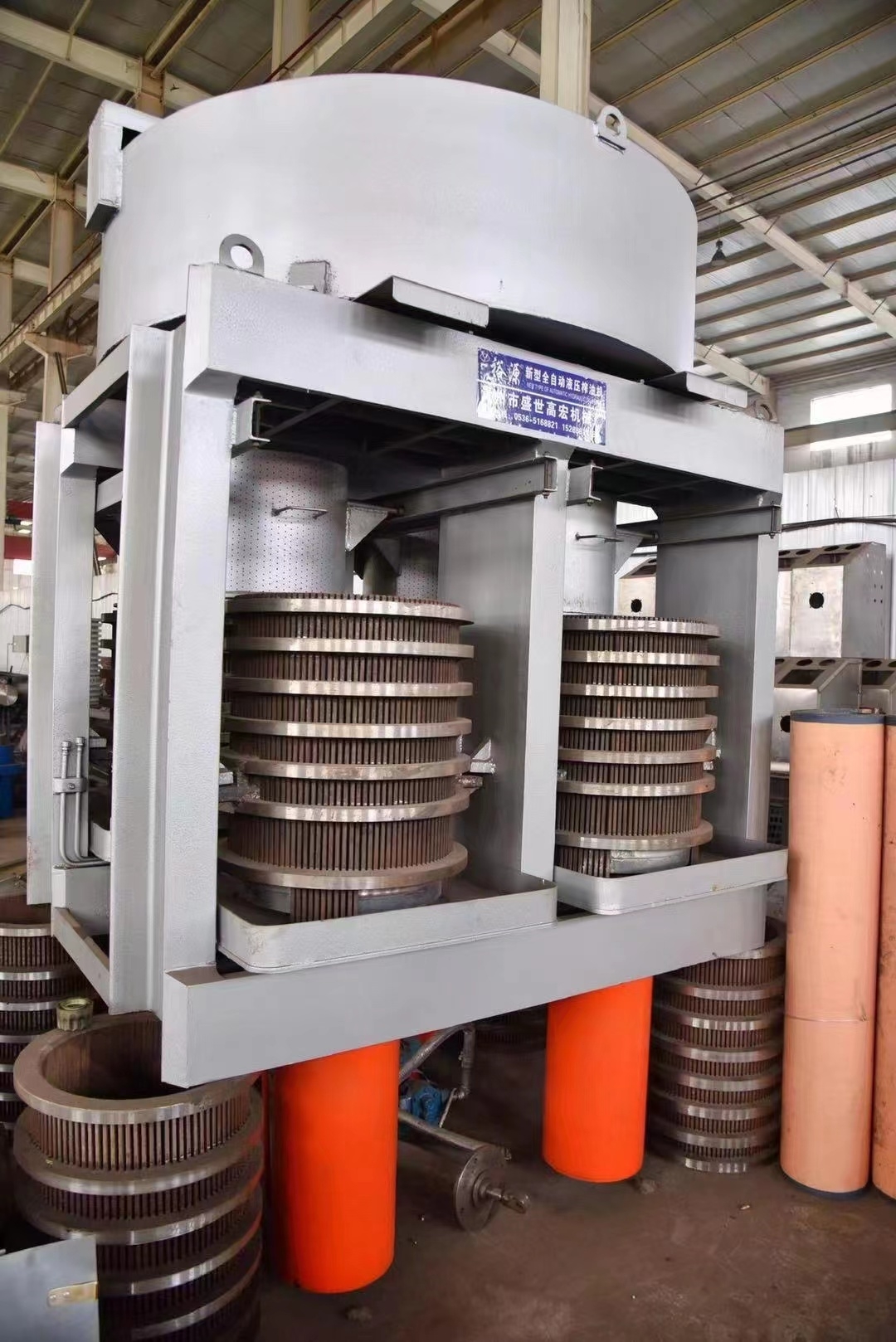 Vertical Hydraulic Oil Sludge Press photo 2